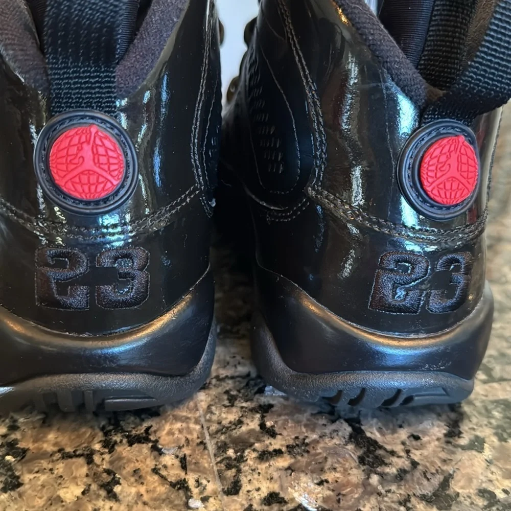 Air Jordan 9 retro Kids Black and Red Sneakers EUC 5Y